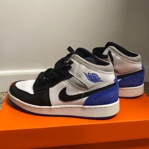 Air Jordan 1 Mid Size 3.5